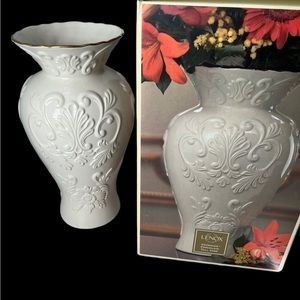 Lenox Georgia tall vase